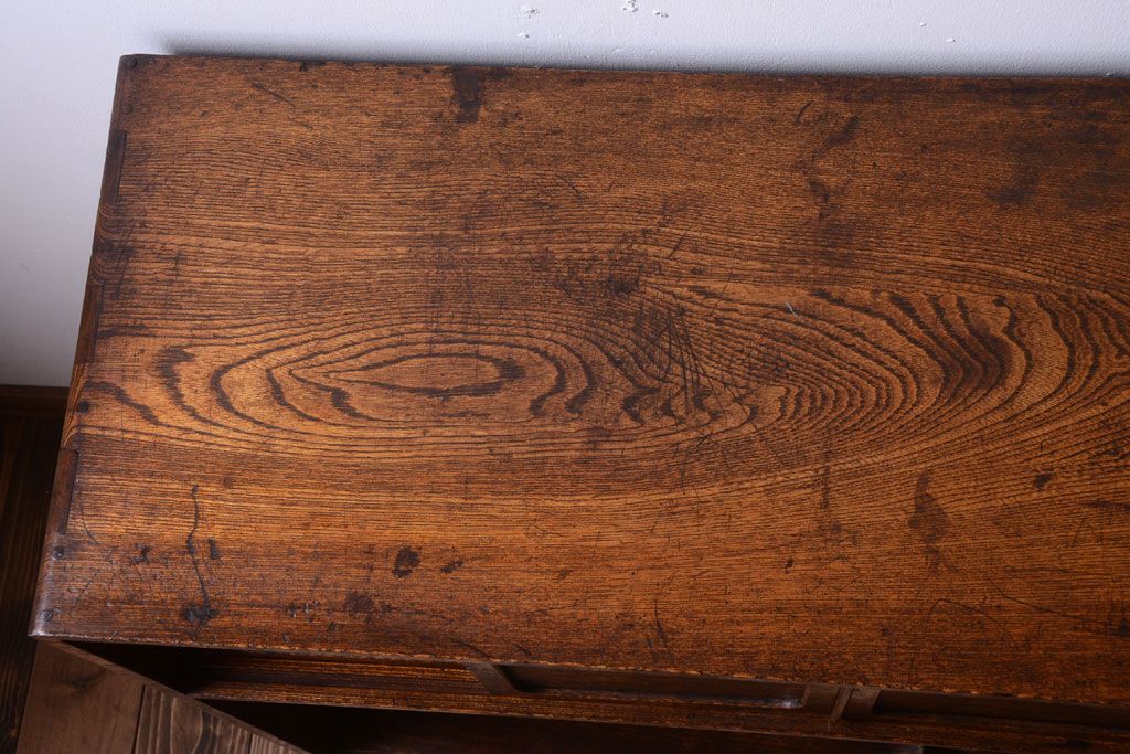 アンティーク家具　和製アンティーク　透かし彫り!前面タモ材の重ね茶箪笥