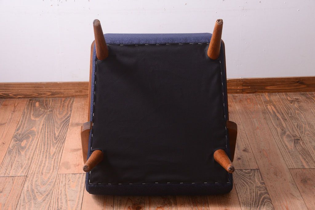 レトロ家具　アンティーク　シンプルでレトロな一人掛けソファ(1)