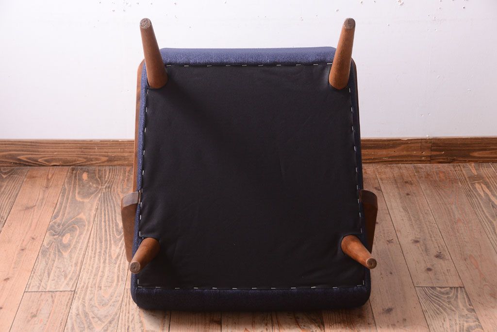 レトロ家具　アンティーク　シンプルでレトロな一人掛けソファ(2)