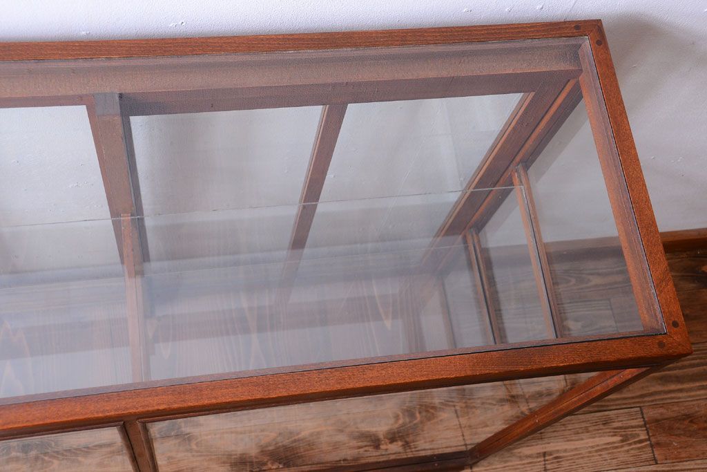 アンティーク家具　アンティーク　古いブナ材製のシンプルで上品なガラスケース