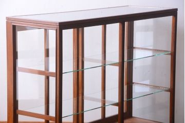 アンティーク家具　アンティーク　古いブナ材製のシンプルで上品なガラスケース