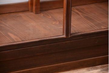 アンティーク家具　アンティーク　古いブナ材製のシンプルで上品なガラスケース