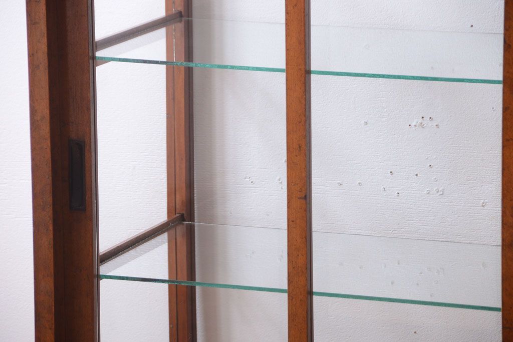 アンティーク家具　アンティーク　古いブナ材製のシンプルで上品なガラスケース