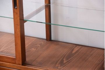 アンティーク家具　アンティーク　古いブナ材製のシンプルで上品なガラスケース