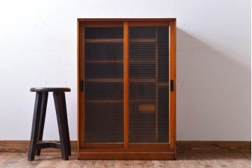 レトロ家具　和製アンティーク　モールガラス引き戸のレトロな収納棚