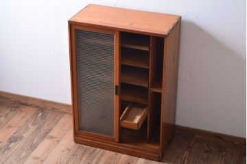 レトロ家具　和製アンティーク　モールガラス引き戸のレトロな収納棚