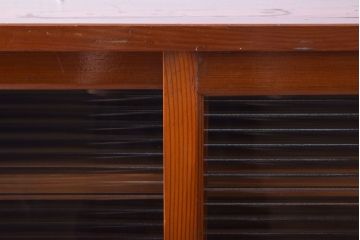 レトロ家具　和製アンティーク　モールガラス引き戸のレトロな収納棚