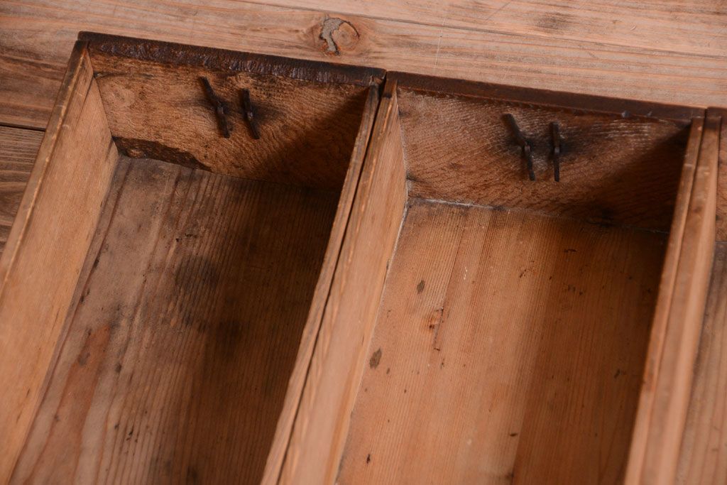 アンティーク家具　古民具・骨董　明治期　薄型!二段重ね四尺水屋箪笥