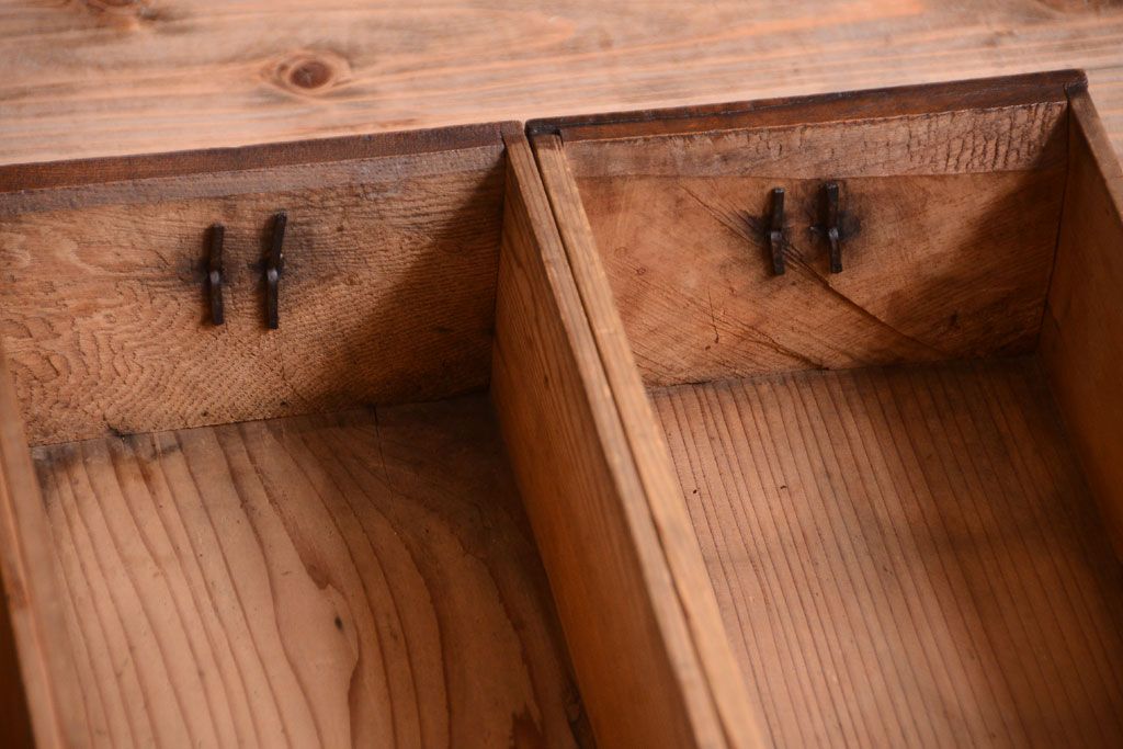 アンティーク家具　古民具・骨董　明治期　薄型!二段重ね四尺水屋箪笥