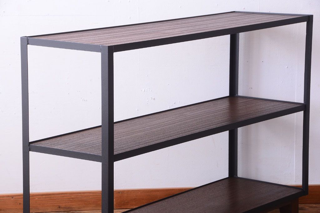 ラフジュ工房オリジナル　脚付きのシンプルな背の低いアイアンラック(1)