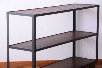 ラフジュ工房オリジナル　脚付きのシンプルな背の低いアイアンラック(1)