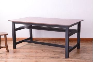 アンティーク家具　アンティーク　ペイントレッグ!古い木の大きなダイニングテーブル(作業台)(2)