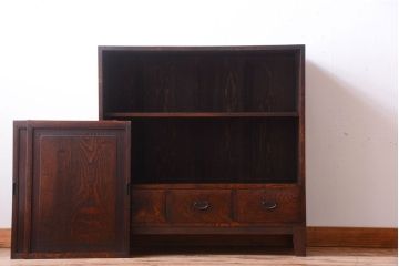 アンティーク家具　和製アンティーク　玉杢が美しい前面欅材の小ぶりな脚付き収納棚