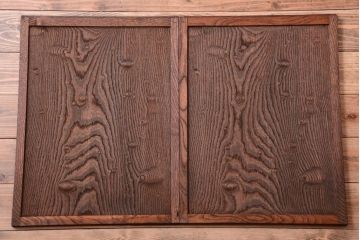 アンティーク家具　和製アンティーク　玉杢が美しい前面欅材の小ぶりな脚付き収納棚