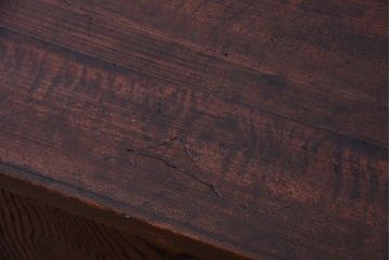 アンティーク家具　和製アンティーク　玉杢が美しい前面欅材の小ぶりな脚付き収納棚