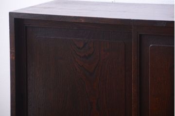 アンティーク家具　和製アンティーク　玉杢が美しい前面欅材の小ぶりな脚付き収納棚