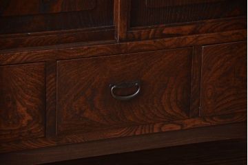 アンティーク家具　和製アンティーク　玉杢が美しい前面欅材の小ぶりな脚付き収納棚