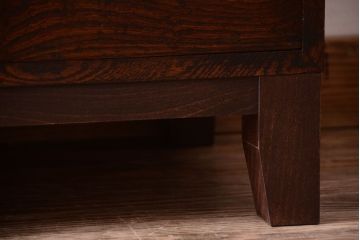 アンティーク家具　和製アンティーク　玉杢が美しい前面欅材の小ぶりな脚付き収納棚