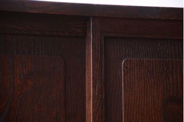 アンティーク家具　和製アンティーク　玉杢が美しい前面欅材の小ぶりな脚付き収納棚