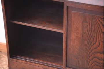 アンティーク家具　和製アンティーク　玉杢が美しい前面欅材の小ぶりな脚付き収納棚