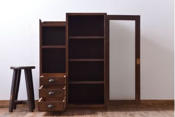 アンティーク家具　和製アンティーク　飾り棚・引き出し付き!モールガラス扉の収納棚(本箱)