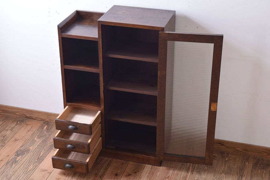 アンティーク家具　和製アンティーク　飾り棚・引き出し付き!モールガラス扉の収納棚(本箱)