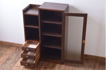 アンティーク家具　和製アンティーク　飾り棚・引き出し付き!モールガラス扉の収納棚(本箱)