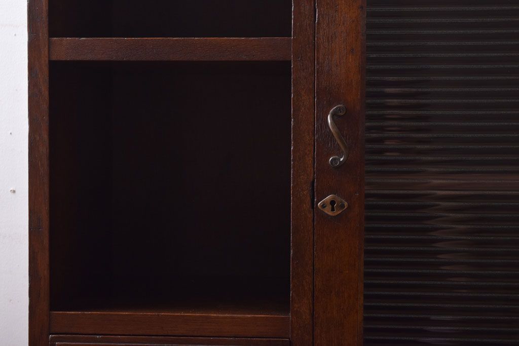 アンティーク家具　和製アンティーク　飾り棚・引き出し付き!モールガラス扉の収納棚(本箱)