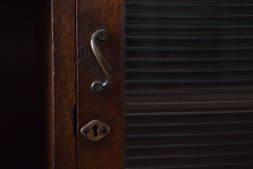 アンティーク家具　和製アンティーク　飾り棚・引き出し付き!モールガラス扉の収納棚(本箱)