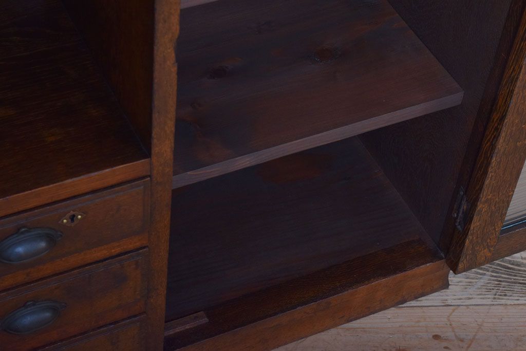 アンティーク家具　和製アンティーク　飾り棚・引き出し付き!モールガラス扉の収納棚(本箱)