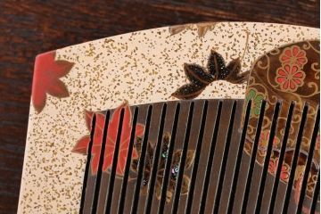 アンティーク雑貨　アンティーク　大正〜昭和期　古い蒔絵櫛(くし)など3点セット