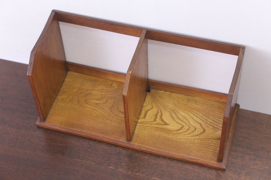 アンティーク雑貨　昭和レトロ　古い木のシンプルなアンティーク本立て(2)