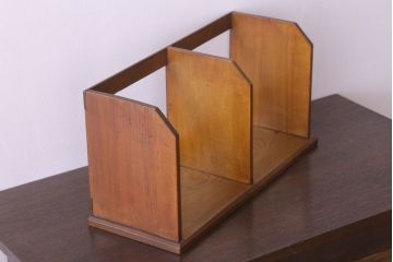 アンティーク雑貨　昭和レトロ　古い木のシンプルなアンティーク本立て(2)