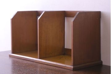 アンティーク雑貨　昭和レトロ　古い木のシンプルなアンティーク本立て(2)