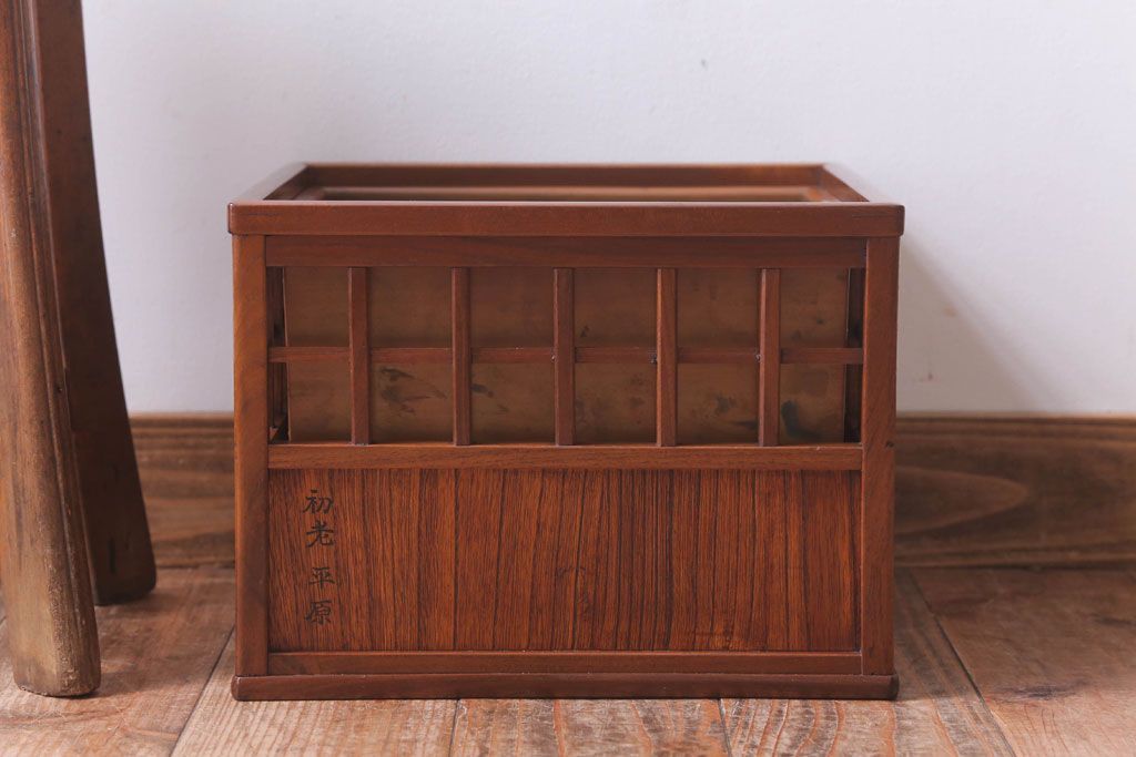 アンティーク雑貨　古民具・骨董　古い木製のアンティーク角火鉢