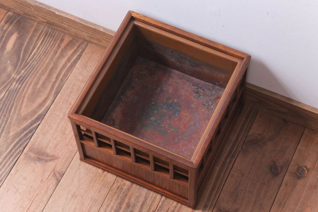 アンティーク雑貨　古民具・骨董　古い木製のアンティーク角火鉢