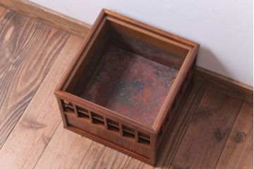 アンティーク雑貨　古民具・骨董　古い木製のアンティーク角火鉢
