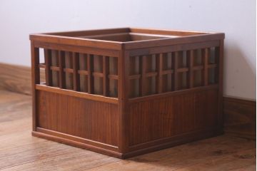 アンティーク雑貨　古民具・骨董　古い木製のアンティーク角火鉢