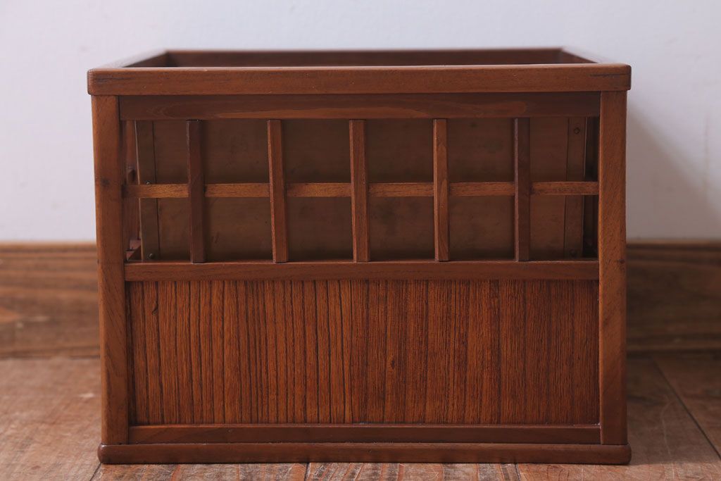 アンティーク雑貨　古民具・骨董　古い木製のアンティーク角火鉢