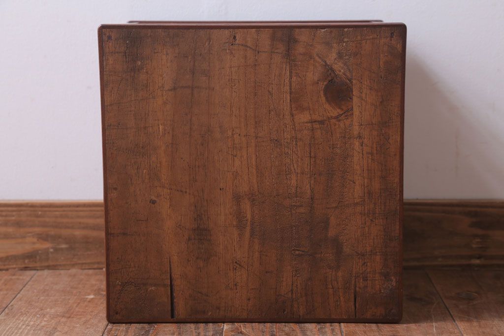 アンティーク雑貨　古民具・骨董　古い木製のアンティーク角火鉢