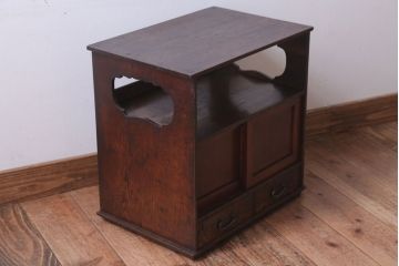 アンティーク家具　和製アンティーク　古い木の小ぶりな茶棚(収納棚)