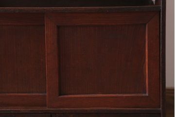 アンティーク家具　和製アンティーク　古い木の小ぶりな茶棚(収納棚)