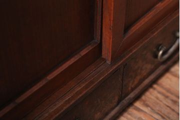 アンティーク家具　和製アンティーク　古い木の小ぶりな茶棚(収納棚)