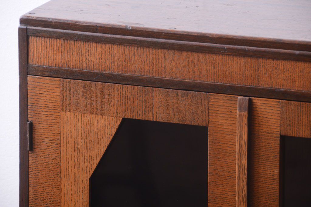 レトロ家具　昭和レトロ　古い木製のアンティーク本箱(ブックケース)