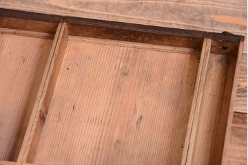 アンティーク家具　アンティーク　モールガラス引き戸のシンプルで小さなローボード(収納棚)(1)