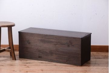 アンティーク家具　アンティーク　モールガラス引き戸のシンプルで小さなローボード(収納棚)(1)