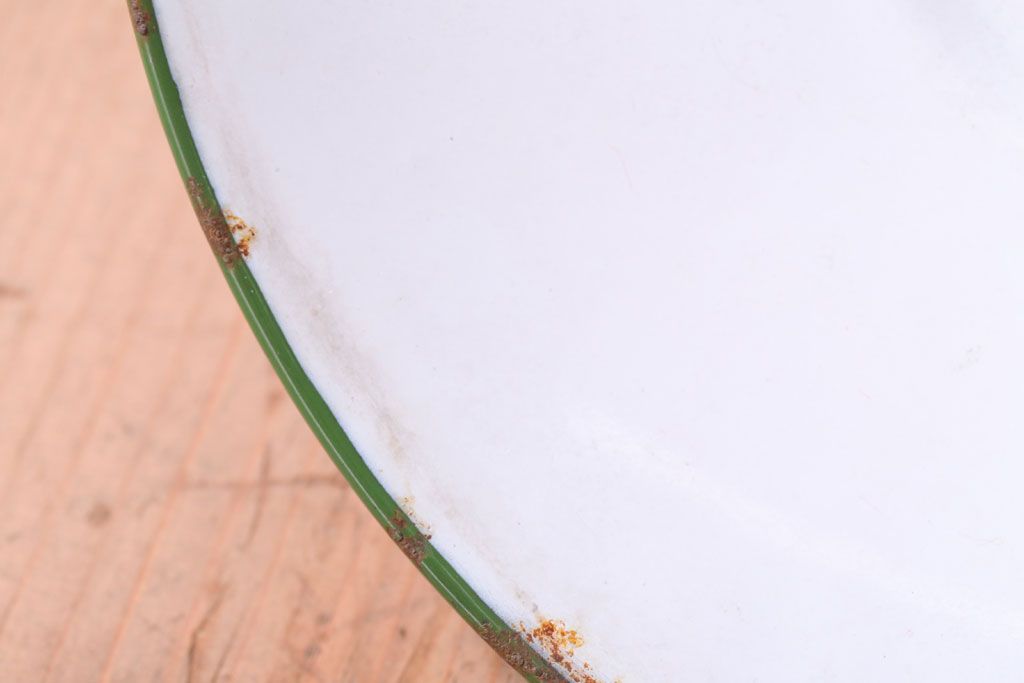 ジャンク品　昭和レトロ　アイアンシェードの壁掛け照明