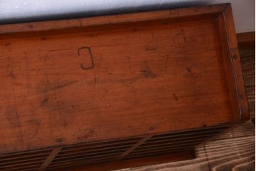 レトロ家具　アンティーク　昭和レトロなはがき(書類)用整理棚(書類棚・マス目棚)