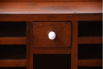 レトロ家具　アンティーク　昭和レトロなはがき(書類)用整理棚(書類棚・マス目棚)