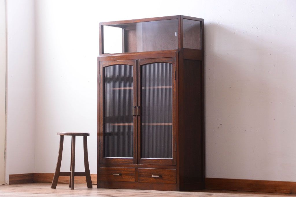 レトロ家具　和製アンティーク　モールガラス入り!大ぶりなレトロ本箱(ブックケース)(2)